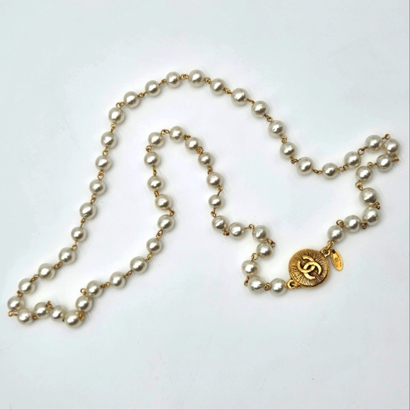 #56 - Authentic Chanel Necklace Coco Mark Circle Gold-Plated Fake Pearl Necklace - Picture 8 of 11
